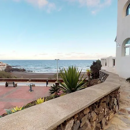House On The Sea Terrace Golf